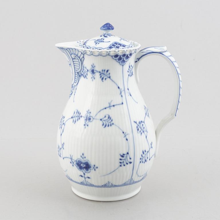 A "Blue Fluted Full Lace" / "Musselmalet" porcelain chocolate pot, Royal Copenhagen, model 1025, 1956.