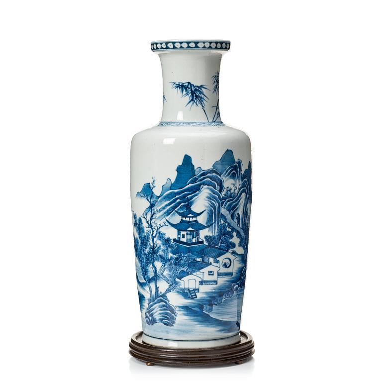 A blue and white roleau vase, late Qing dynasty, 19th Century.