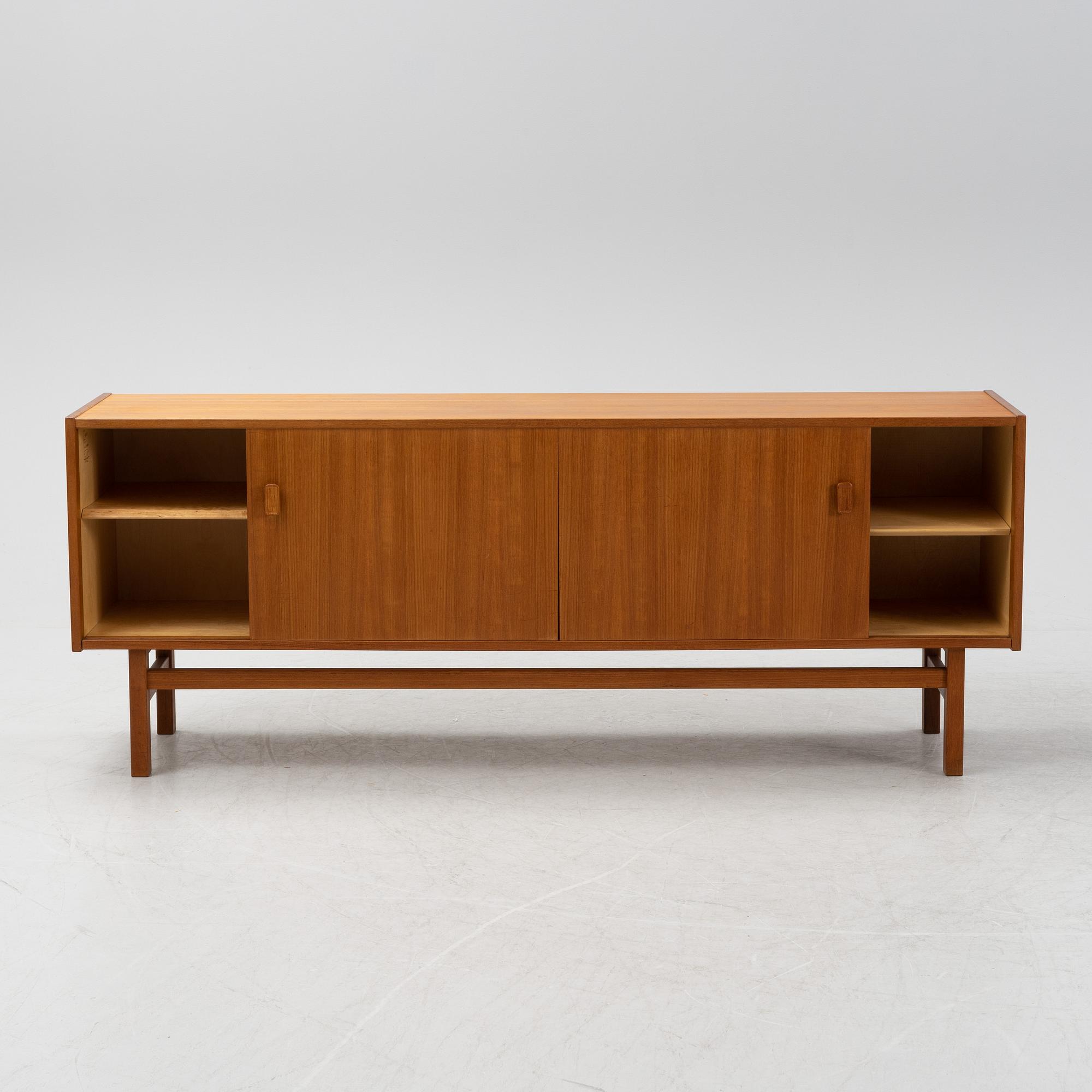 Nils Jonsson, sideboard, "Arild", Troeds, Bjärnum, 1960-tal.