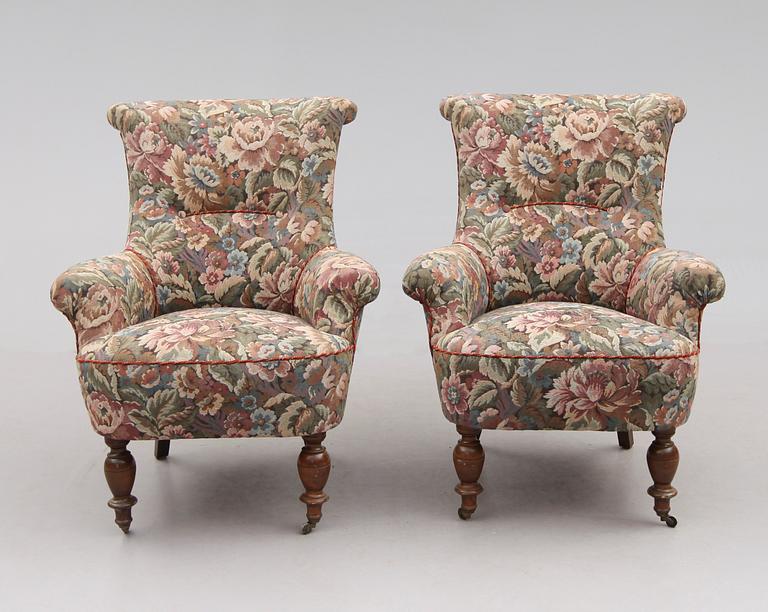 FÅTÖLJER, 1 par, omkring år 1900.