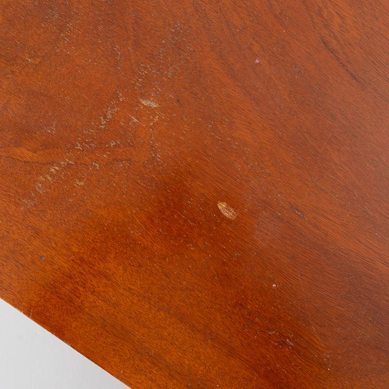 Chest of drawers, mid-20th century.