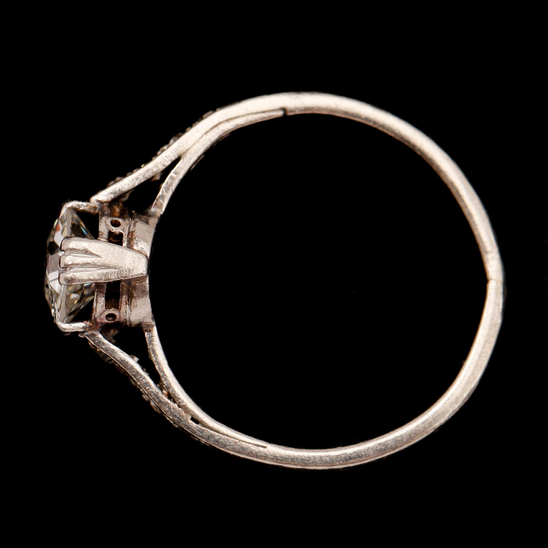 RING, 18 k, solitär briljant 0.70 ct.