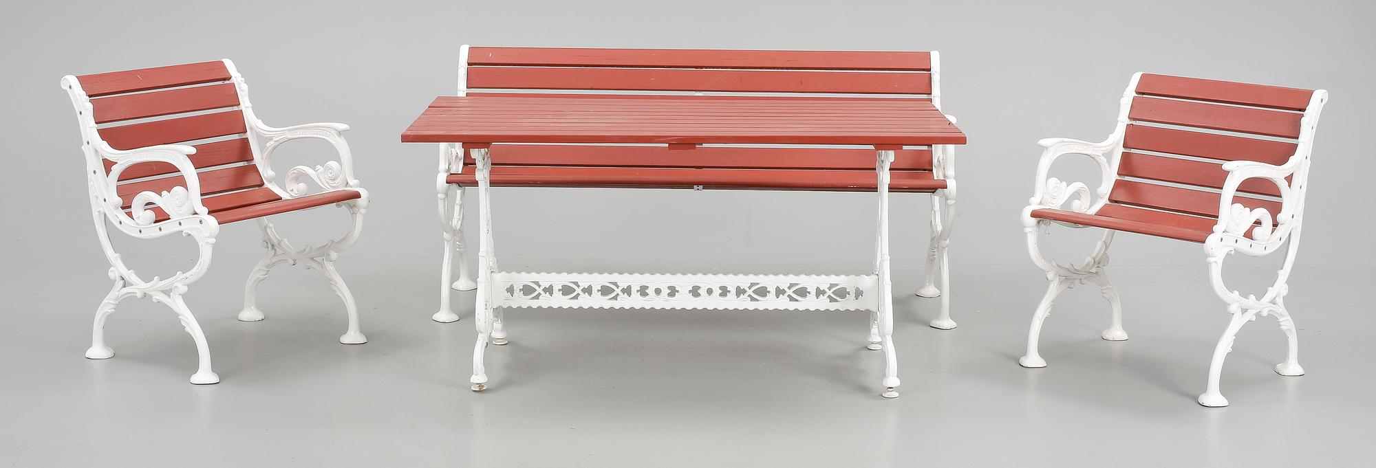 TRÄDGÅRDSMÖBLER, 4 delar. Tuve, 1900/2000-tal.