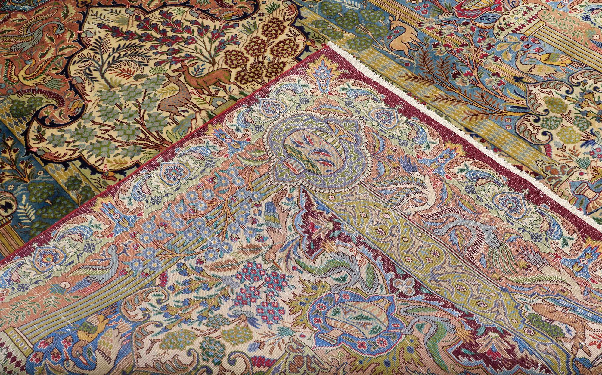 Matta, Kashmar, ca 335 x 249 cm.