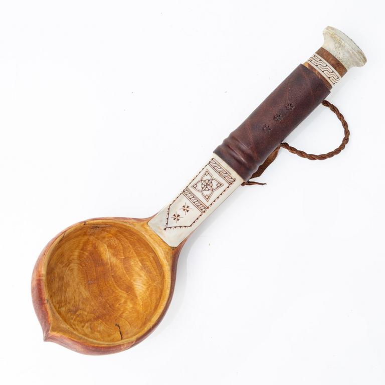 Harald Lampa, wooden cup, signed.