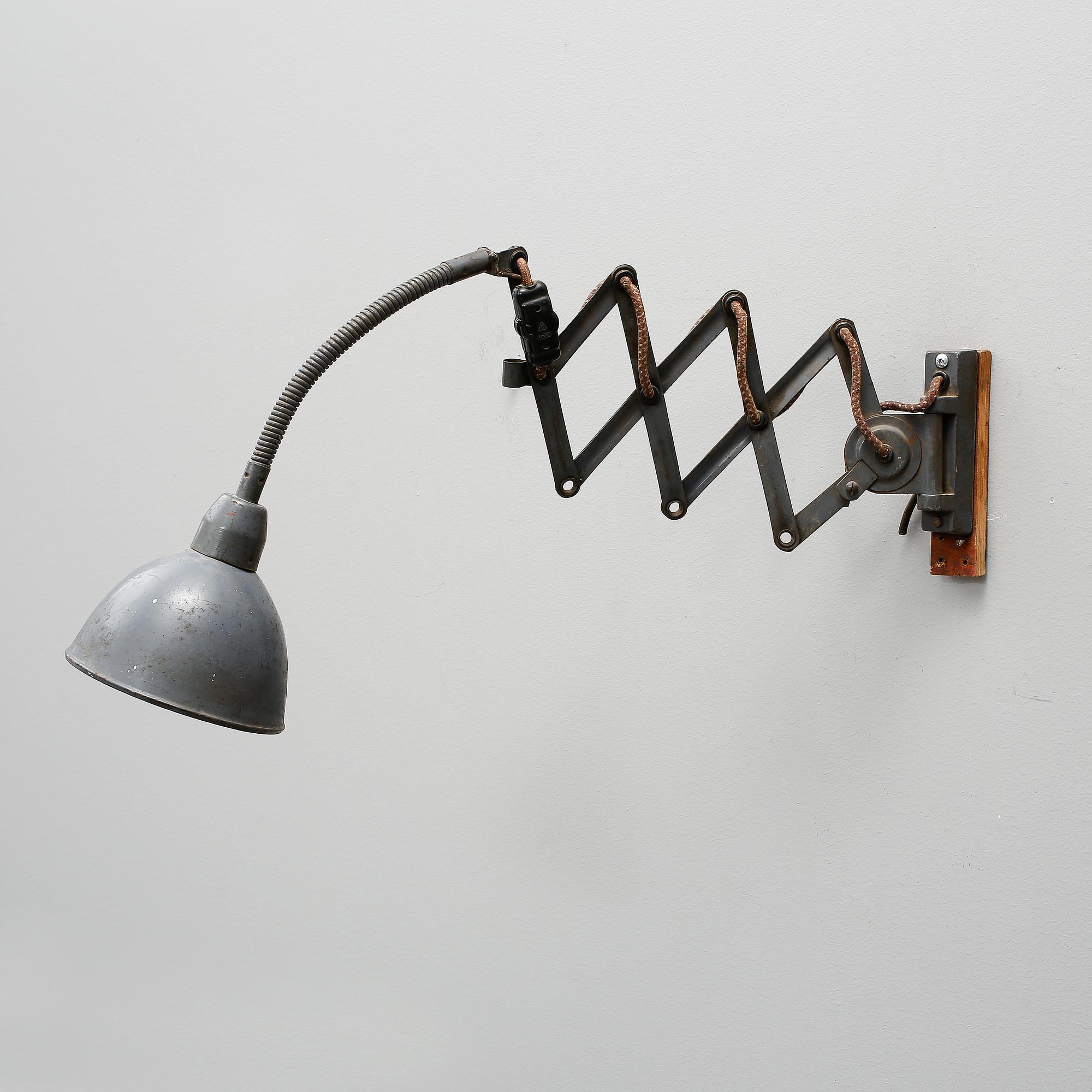 VÄGGLAMPA, industri, 1900-tal.