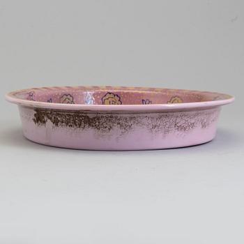 A Birger Kaipiainen bowl, 20 th century. Signed.