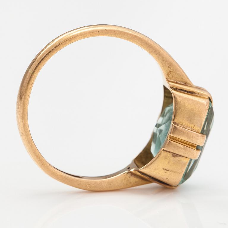 Ring, 18K guld och akvamarin. Helsingfors 1952.