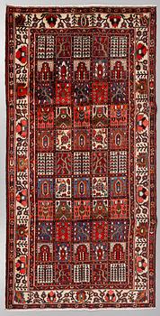 MATTA, Bachtiari, sent 1900-tal, ca 315x160 cm.