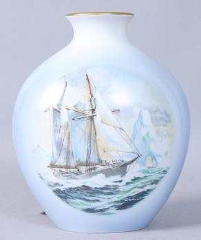 VAS, porslin, "WINDJAMMER VASEN", Bing & Gröndahl, ltd 405/500.