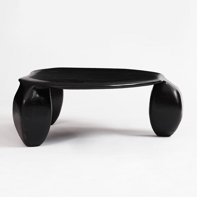 Niklas Runesson, a unique low table, executed in his own studio in 2021.