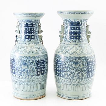 Two blue and white Chinese vases, 20th century.