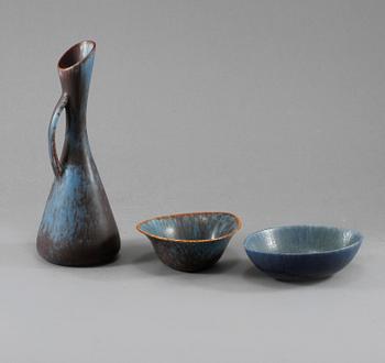 SKÅLAR, 2 st, SAMT VAS, stengods, Gunnar Nylund samt Carl-Harry Stålhane, 1900-talets andra hälft.