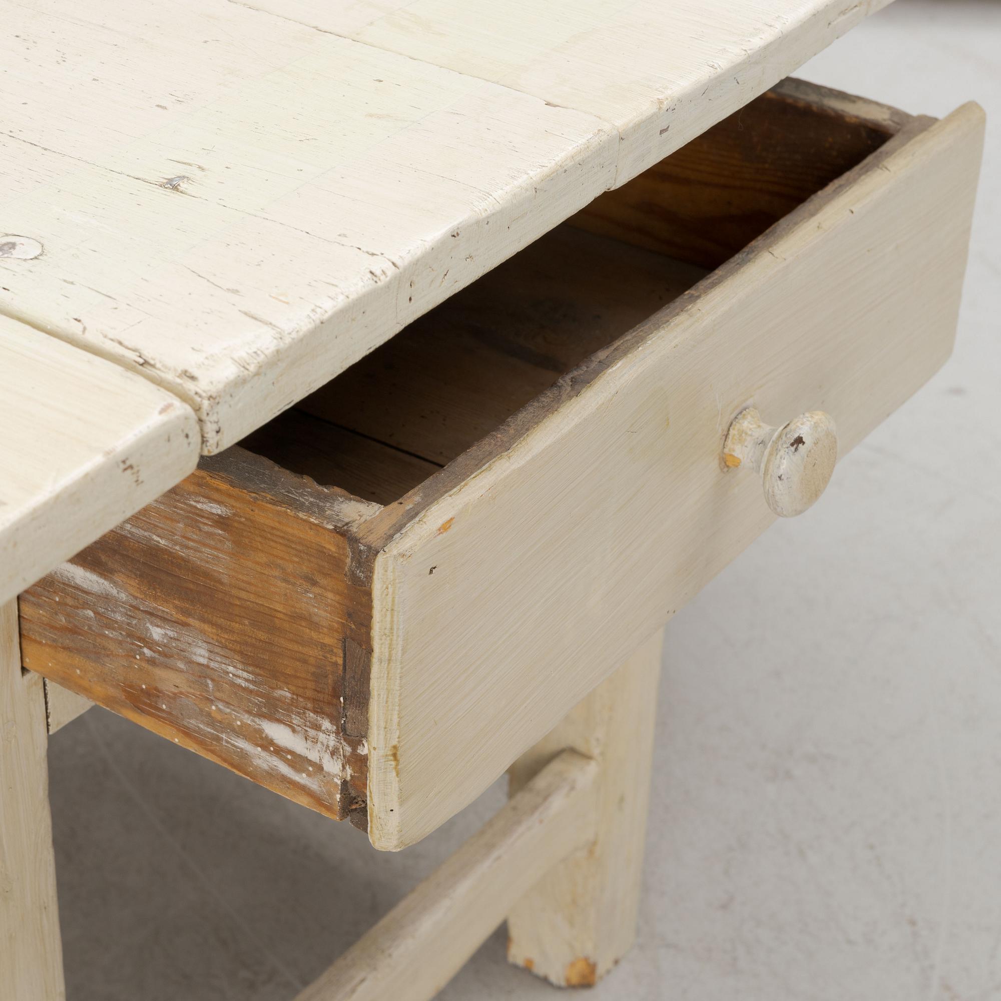 Drop-leaf table, 19th century.