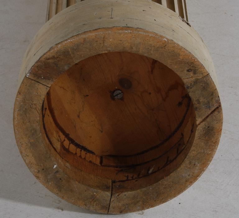 PIEDESTAL, gustaviansk stil. 1800/1900-tal.