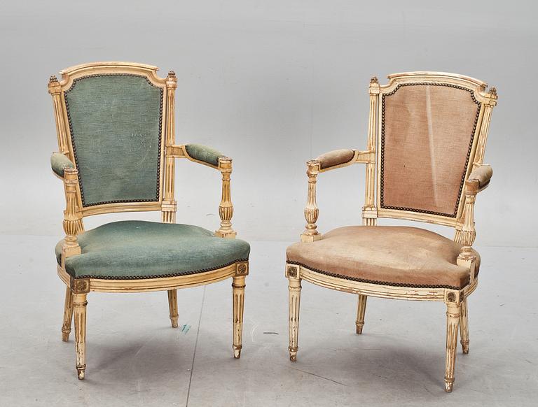 KARMSTOLAR, ett par, Louis XVI-stil, 1900-talets början.