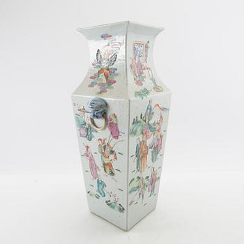 Vas Kina 1900-tal porslin.