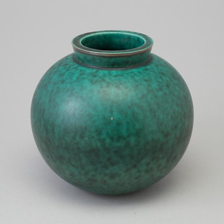 WILHELM KÅGE, an 'Argenta' stoneware vase from Gustavsberg, 1948.