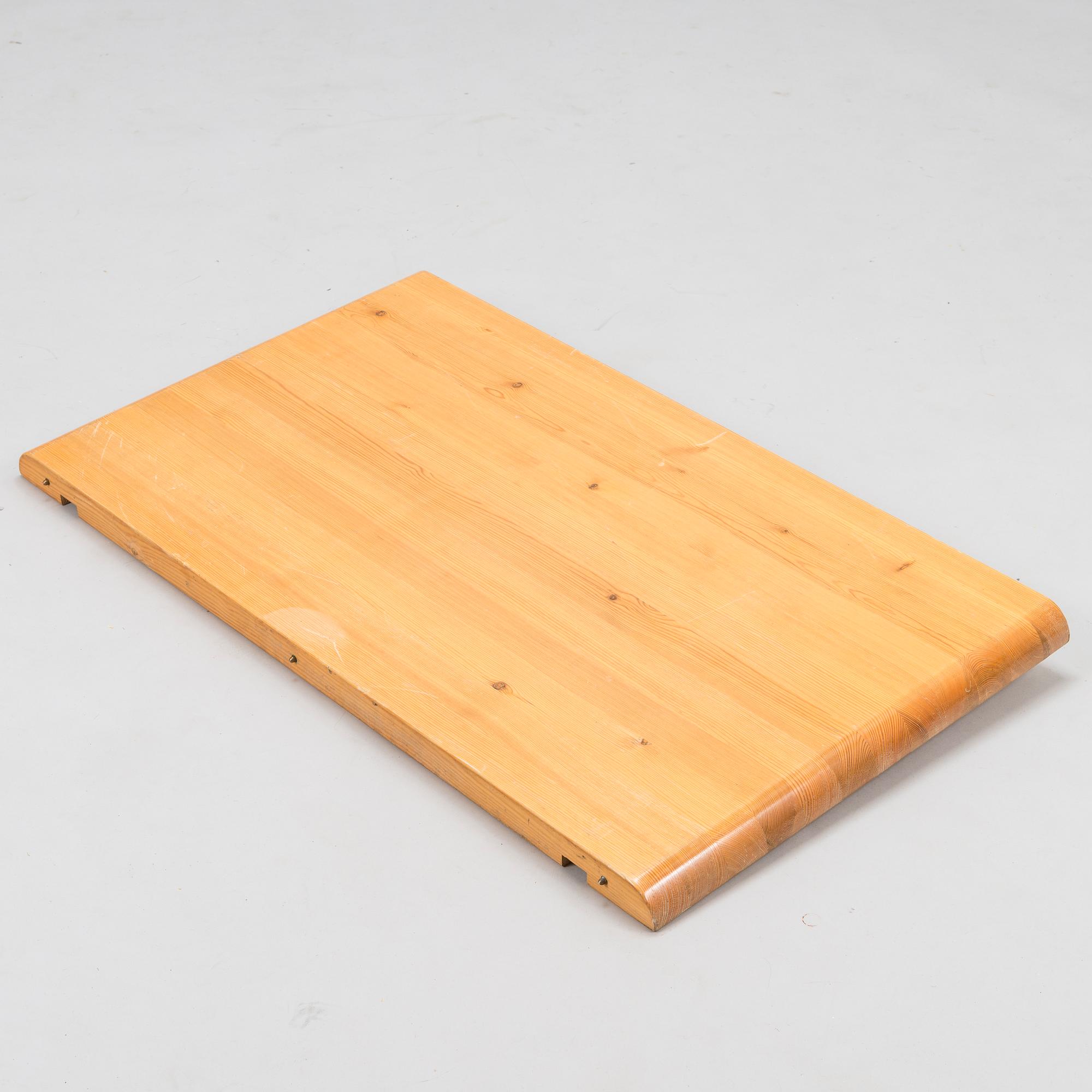 EERO AARNIO, PÖYTÄ JA TUOLEJA, 9 kpl, "Viking", Pan Puu, 1980-luvun alku.