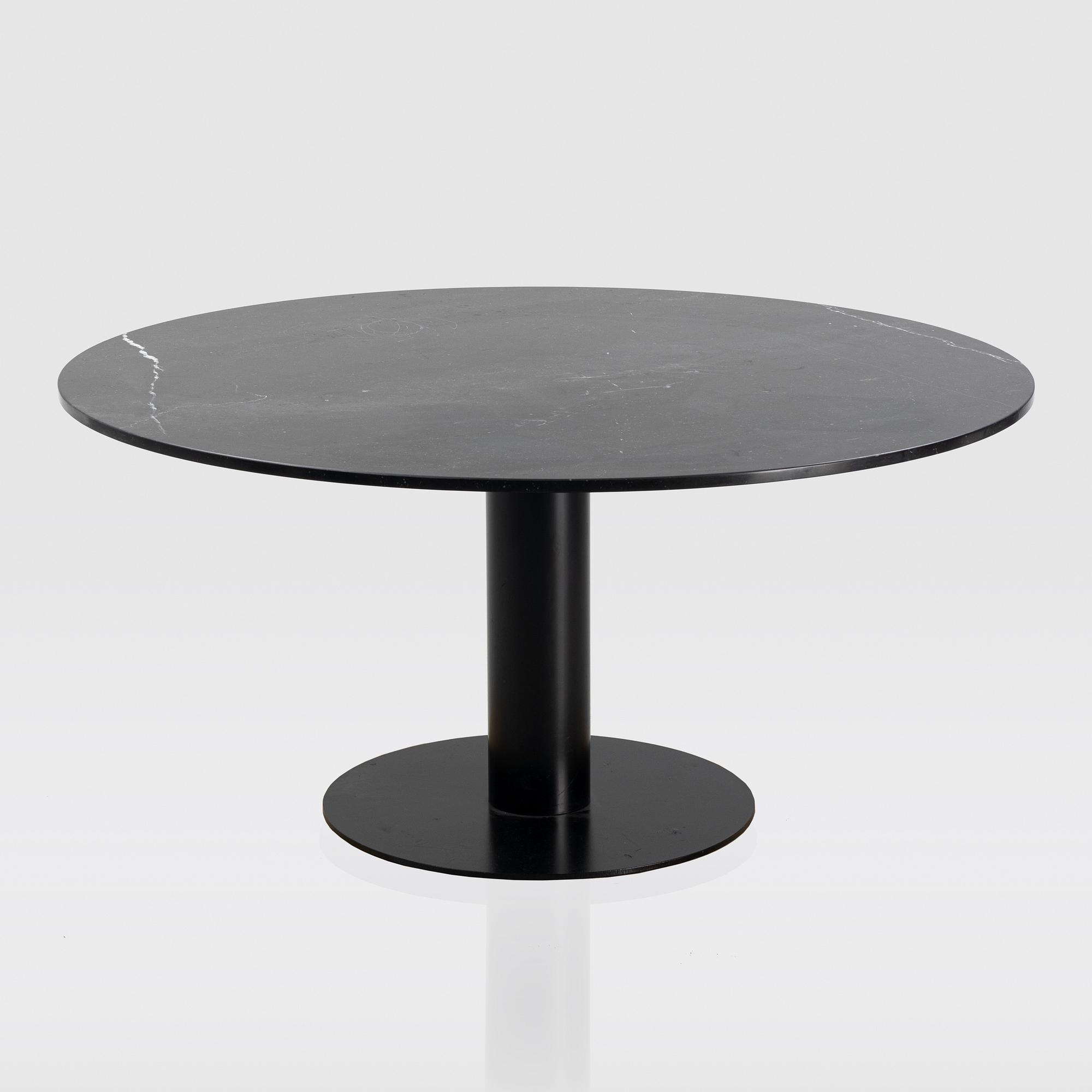 Komplot Design, matbord, "Gubi 2.0", Gubi, Danmark.