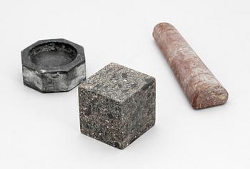 PARTI STEN, 3 delar, möjligen trilobit/brevpress, mortel.