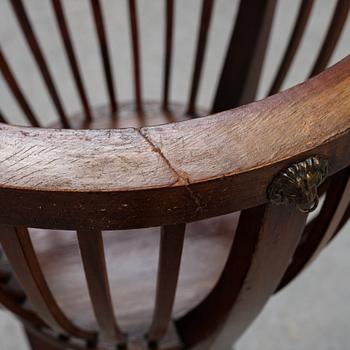 An English mahogany pedestal, circa 1900.