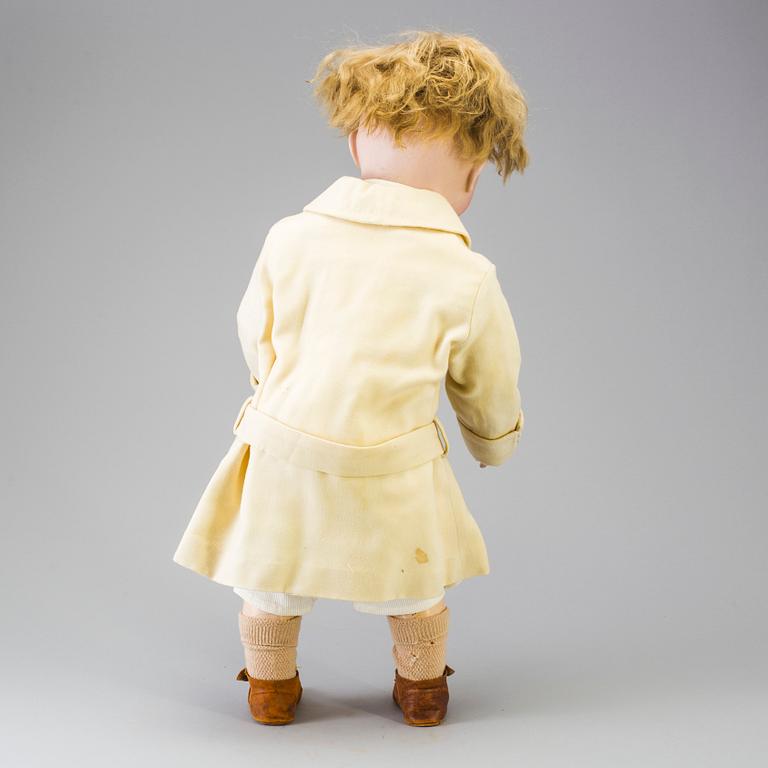 A bisque head doll 126 by Kämmer & Reinhardt/Simon & Halbig, Germany, ca 1914.