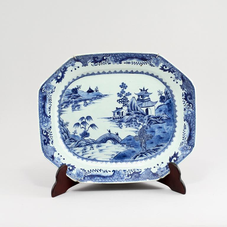 STEKFAT, porslin, Kina, 1700-tal.