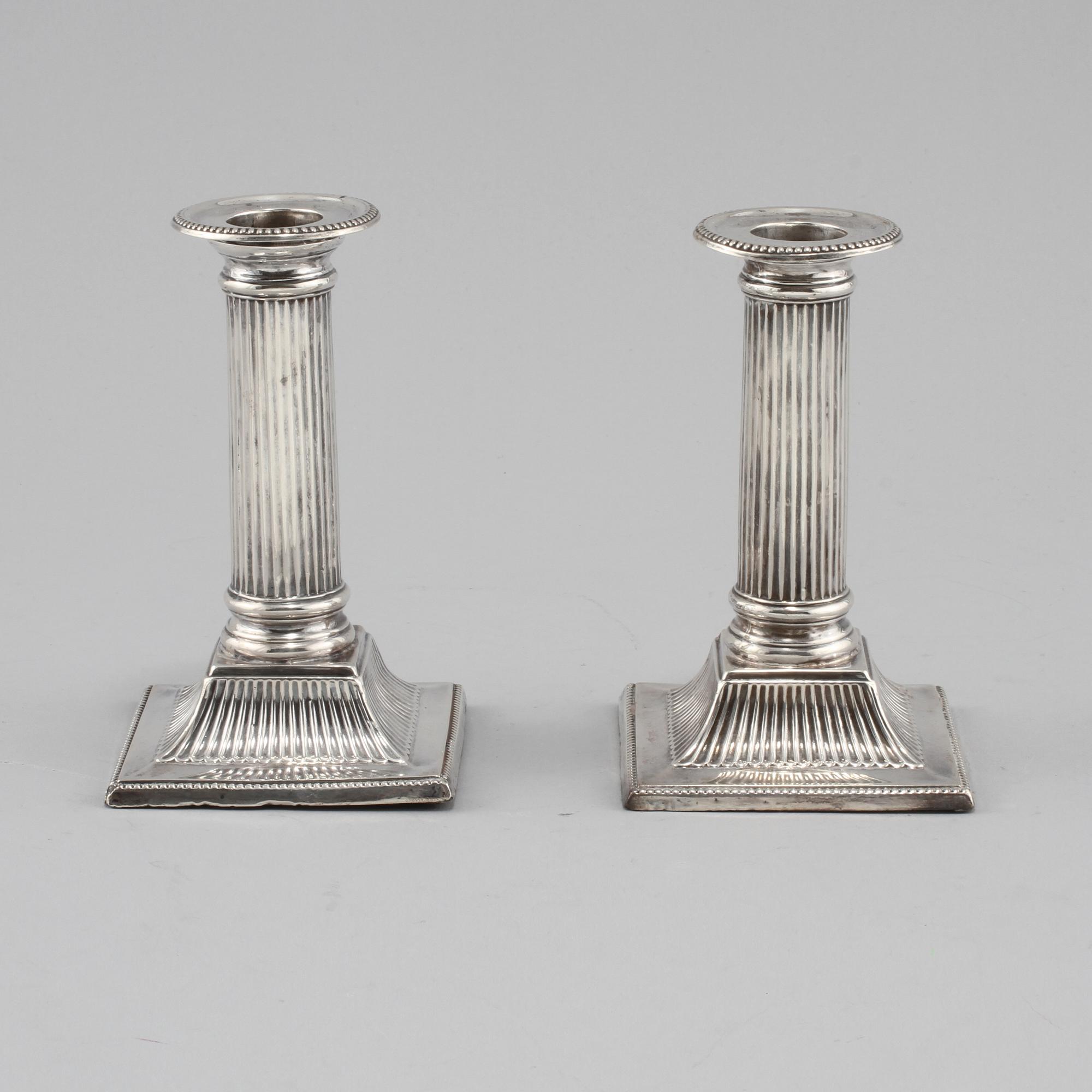 LJUSSTAKAR, ett par, silver, Sheffield, England, 1898.