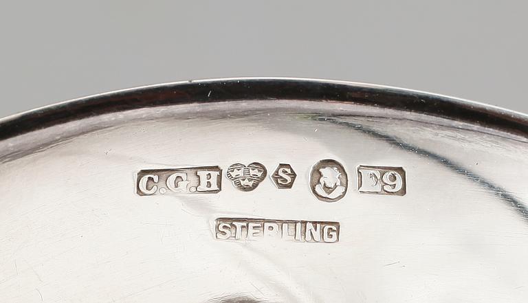 ASKFAT, VAS OCH FAT, silver och sterlingsilver, bla Stockholm 1955. Total vikt exkl askfat 94 g.