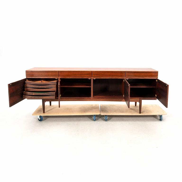 Ib Kofod Larsen, sideboard, modell "FA-66", Faarup Møbelfabrik, Danmark 1960/70-tal.