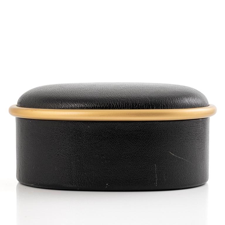 Patek Philippe, box, 135 x 115 x 57 mm.