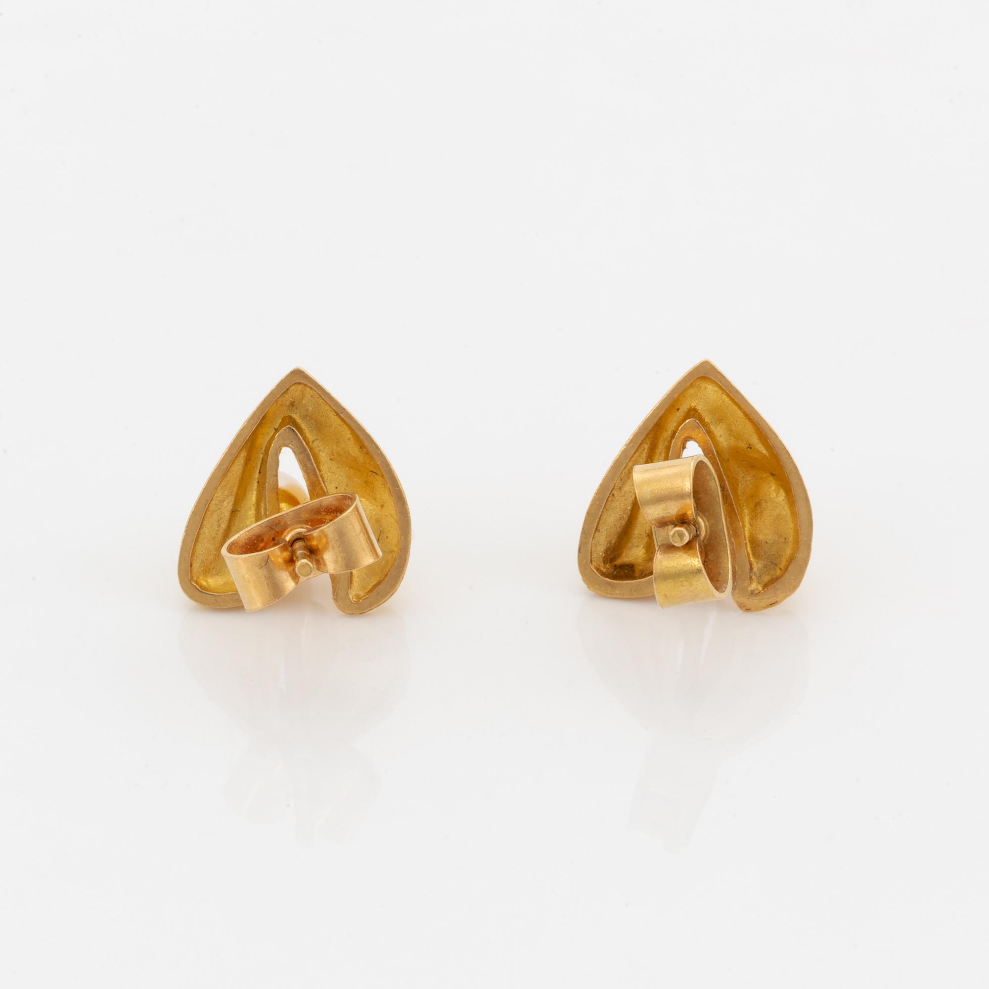 Lapponia, 18K gold and pearl earrings.