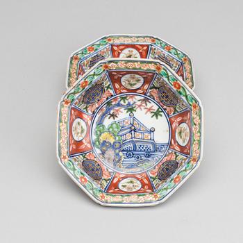 TWO JAPANESE BOWLS MARKED WAN LI(19th/20th century).