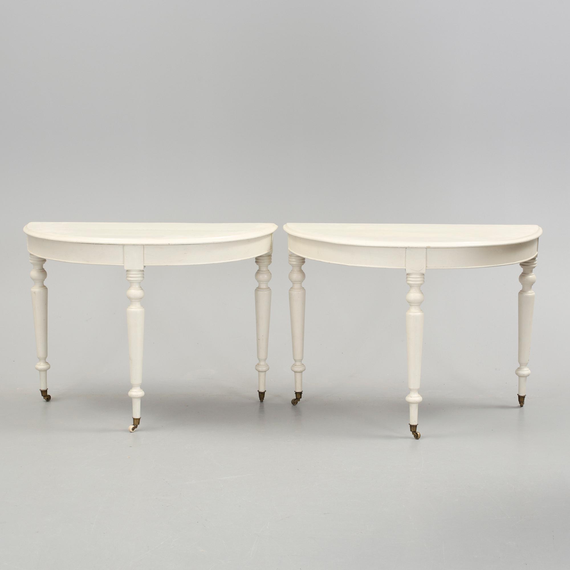 MÅNBORD, ett par, nyrenässans, 1800-tal.