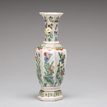 A famille verte vase, Qing dynasty, Kangxi (1662-1722).