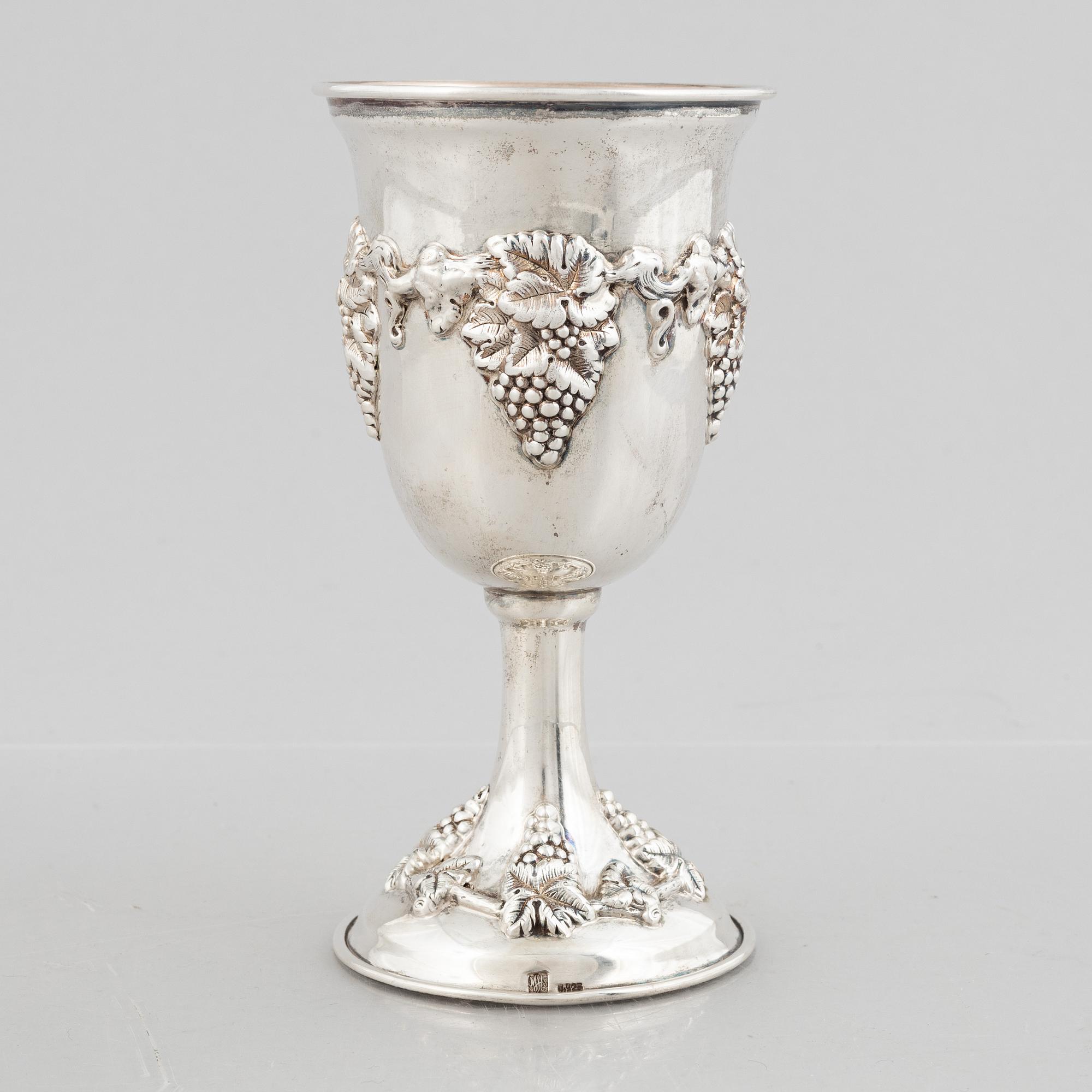 Wine glass/chalice, sterling silver, 20th Century.