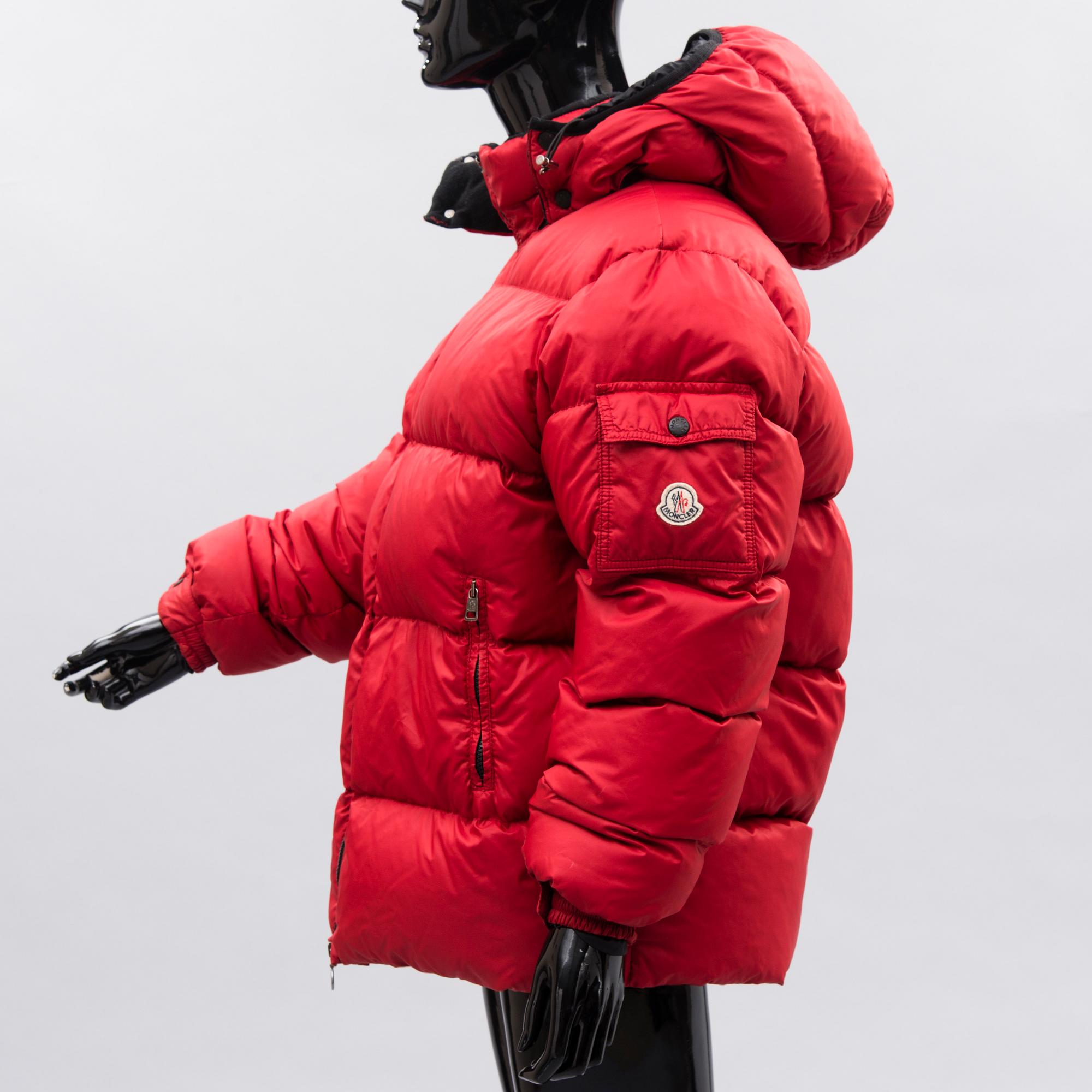 Mens Red Down JACKET by Moncler size 3. Bukowskis