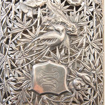 Cigarettfodral  silver Luenwo, Shanghai, Kina 1900-talets första hälft.