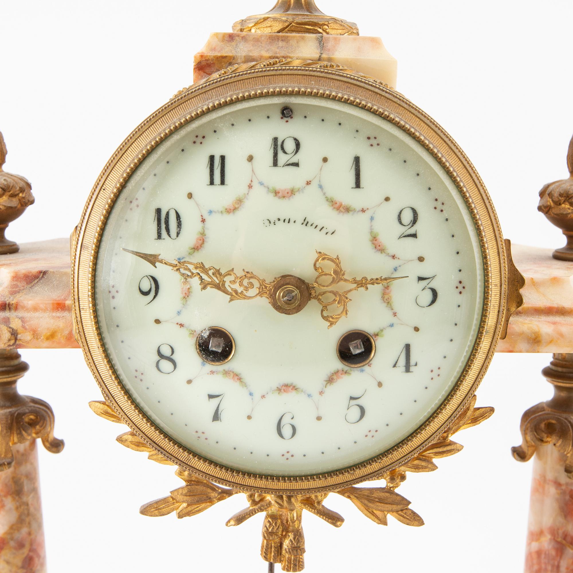 Bordspendyl Louis XVI-stil 1900-talets första hälft.