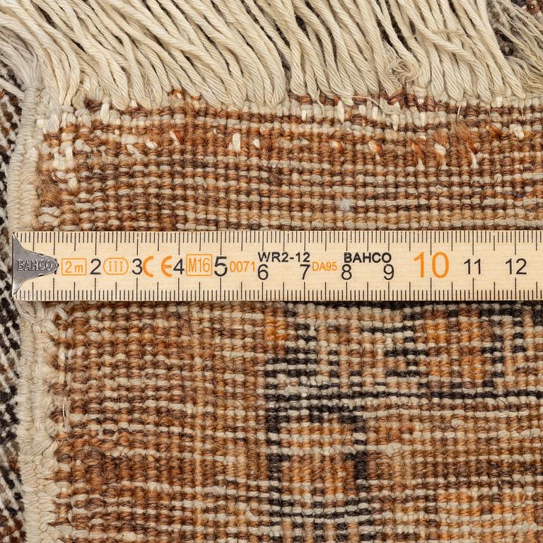 Rug, Tabriz, antique finish, approx. 395 x 275 cm.