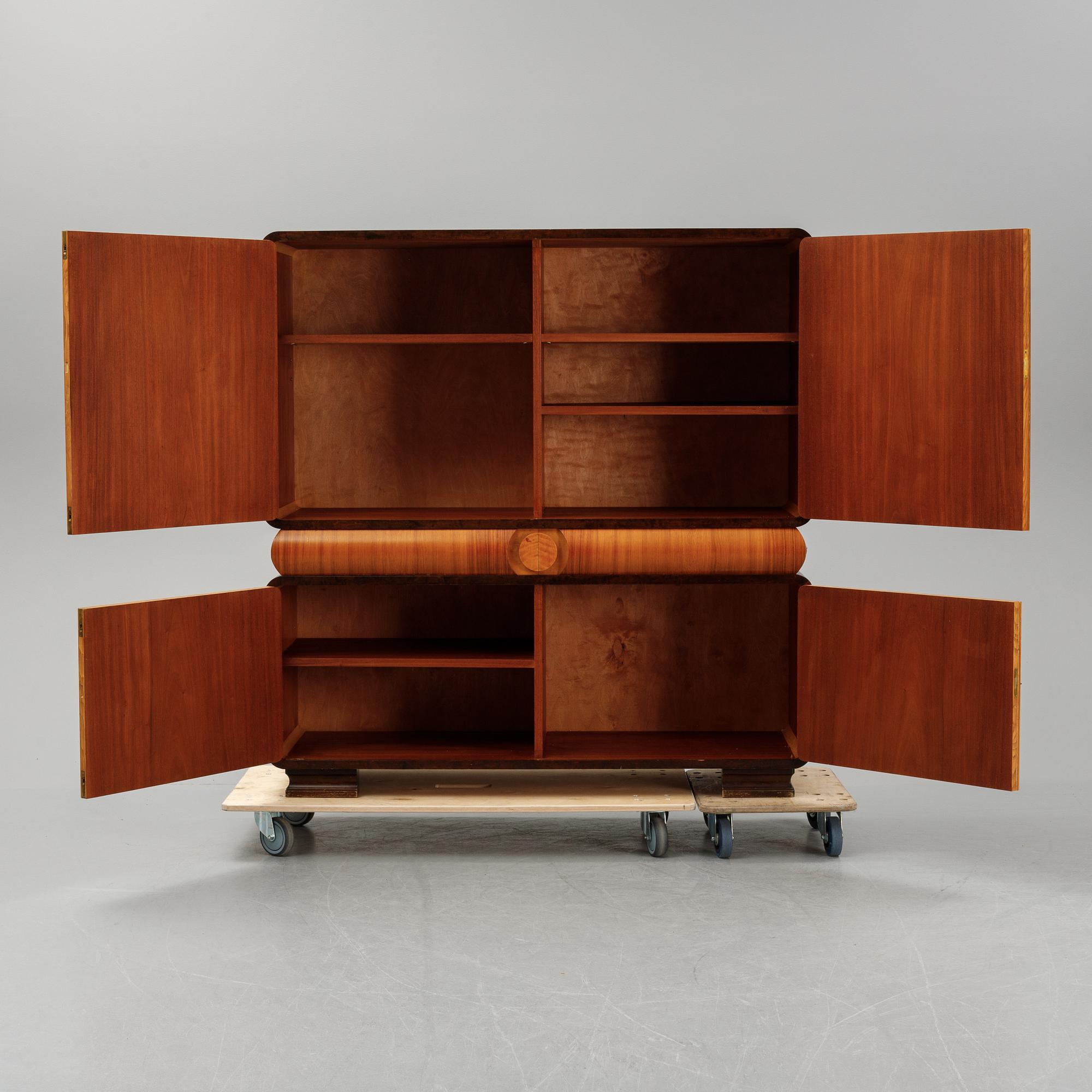 A 1930's cabinet.