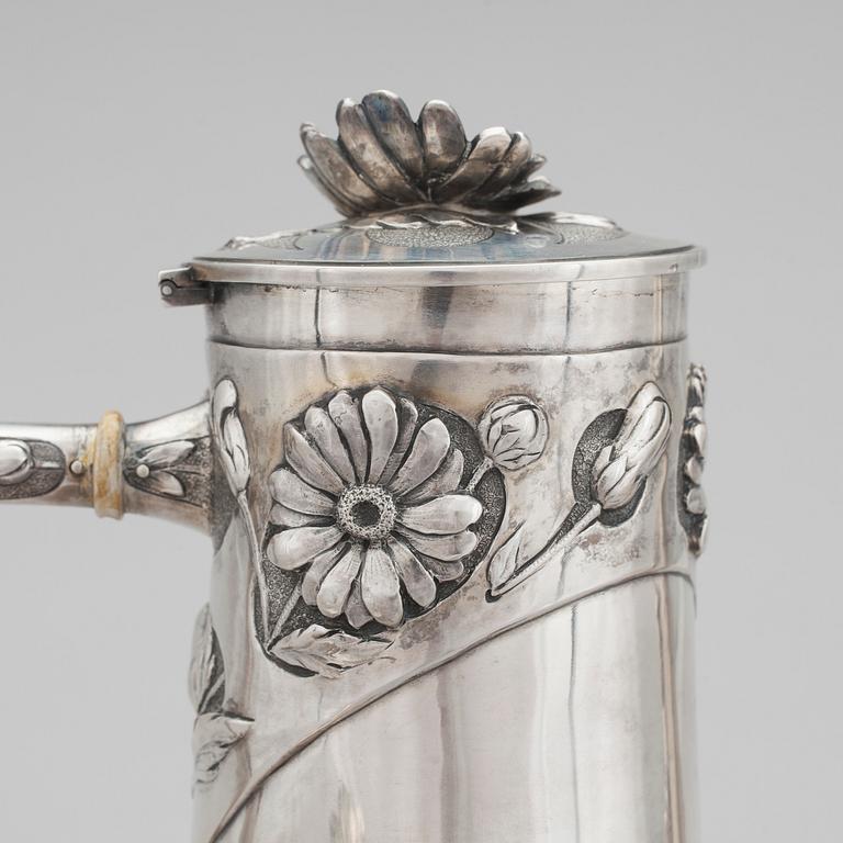 KAFFESERVIS, tre delar, silver, jugend, Lars Dahlberg Kristianstad 1906. Total vikt ca 1390 gram.