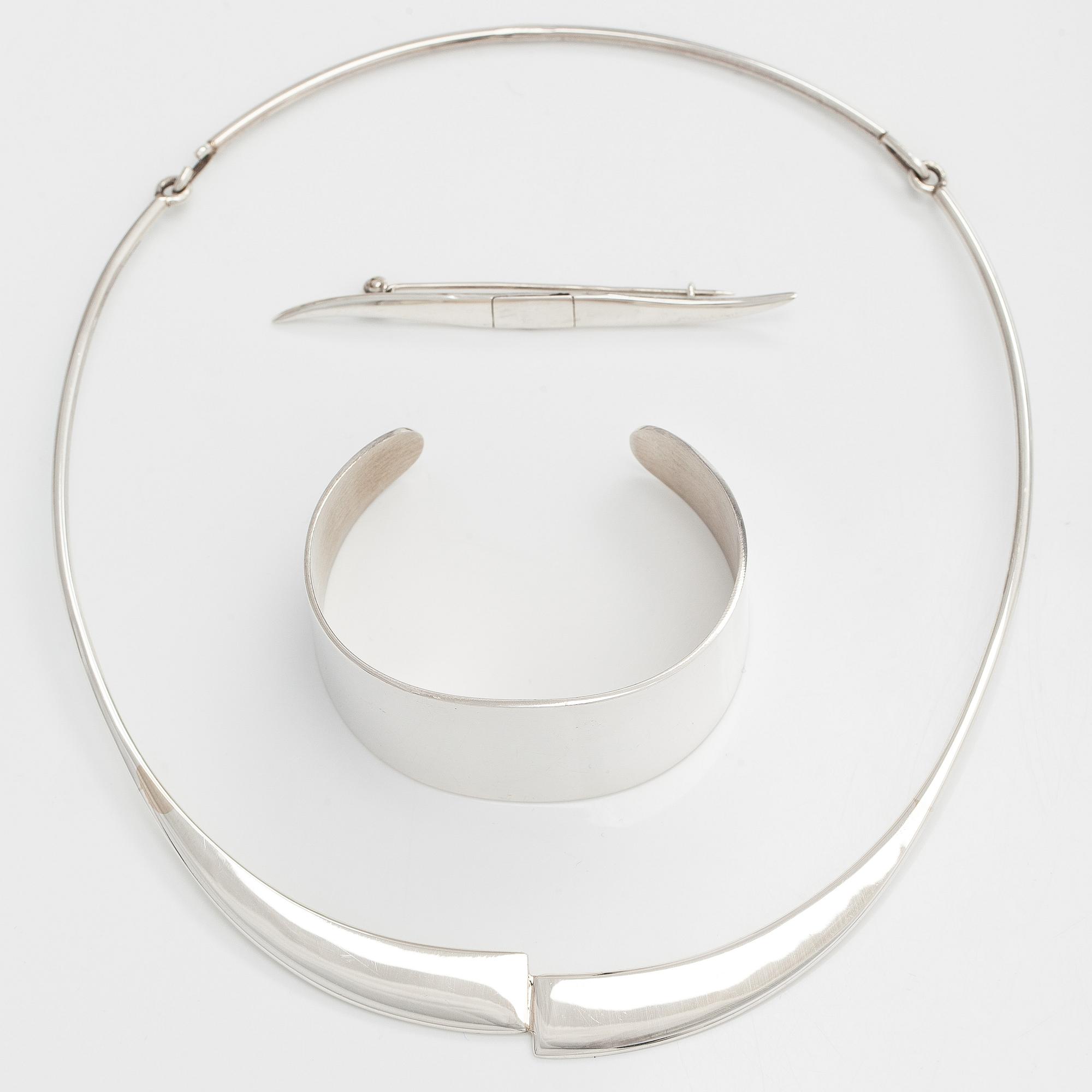 Pekka Piekäinen, necklace, bracelet and brooch, silver, Platinoro, Turku 2000 - 2009.