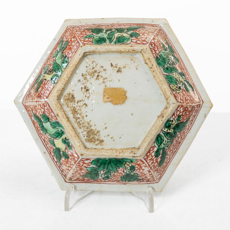 Skålfat, tre stycken, porslin. Kina, 1600-tal.