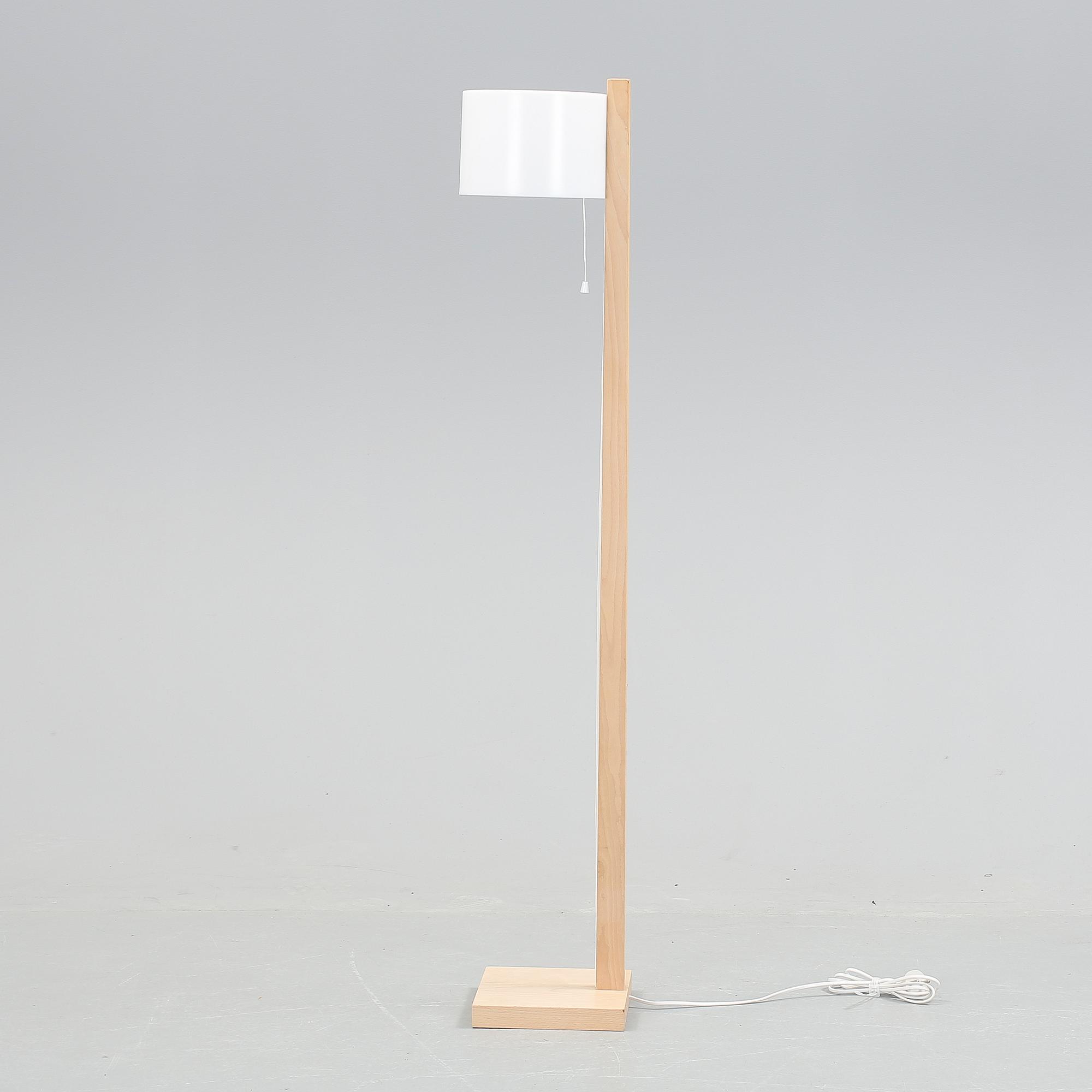 GOLVLAMPA, Luxus, 1900-talets andra hälft.