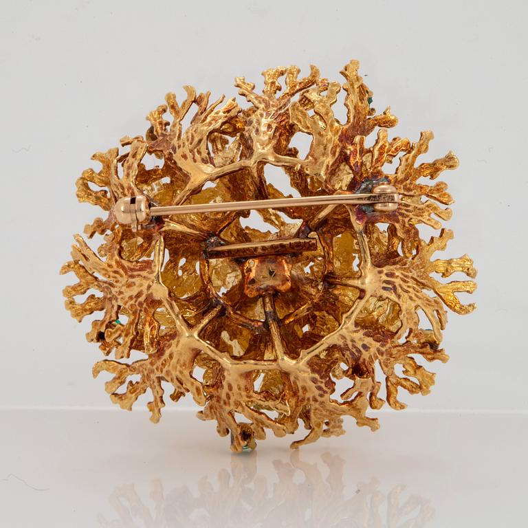 Tiffany brosch 18K guld med runda briljantslipade diamanter och smaragder.