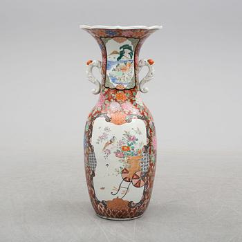 A massive Japanese 20th century imari porcelain vase.