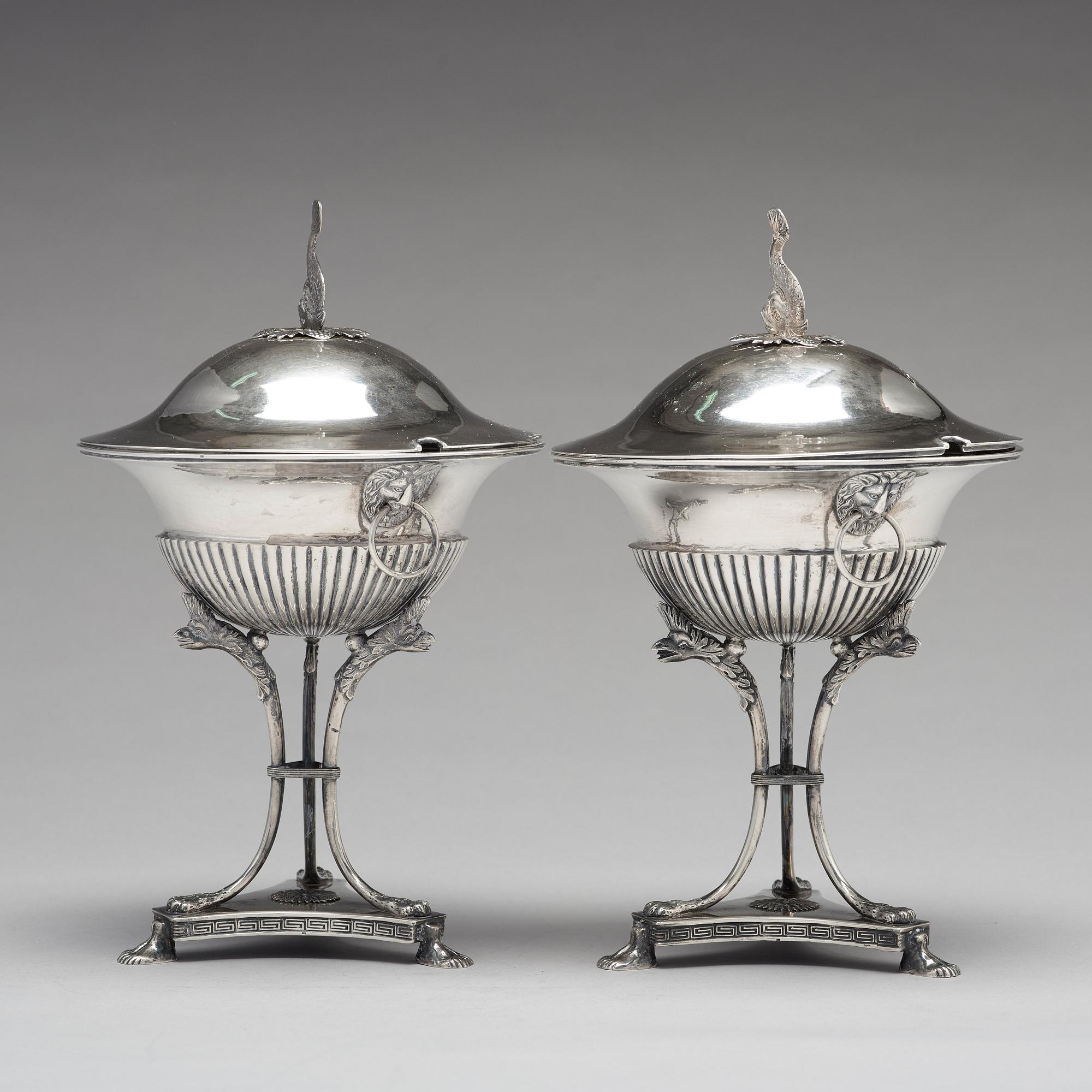 Johan Fredric Björnstedt , sockerskålar med lock, ett par, silver, Stockholm 1819. Karl Johan.