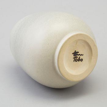 ERICH OCH INGRID TRILLER, vas, stengods, Tobo.